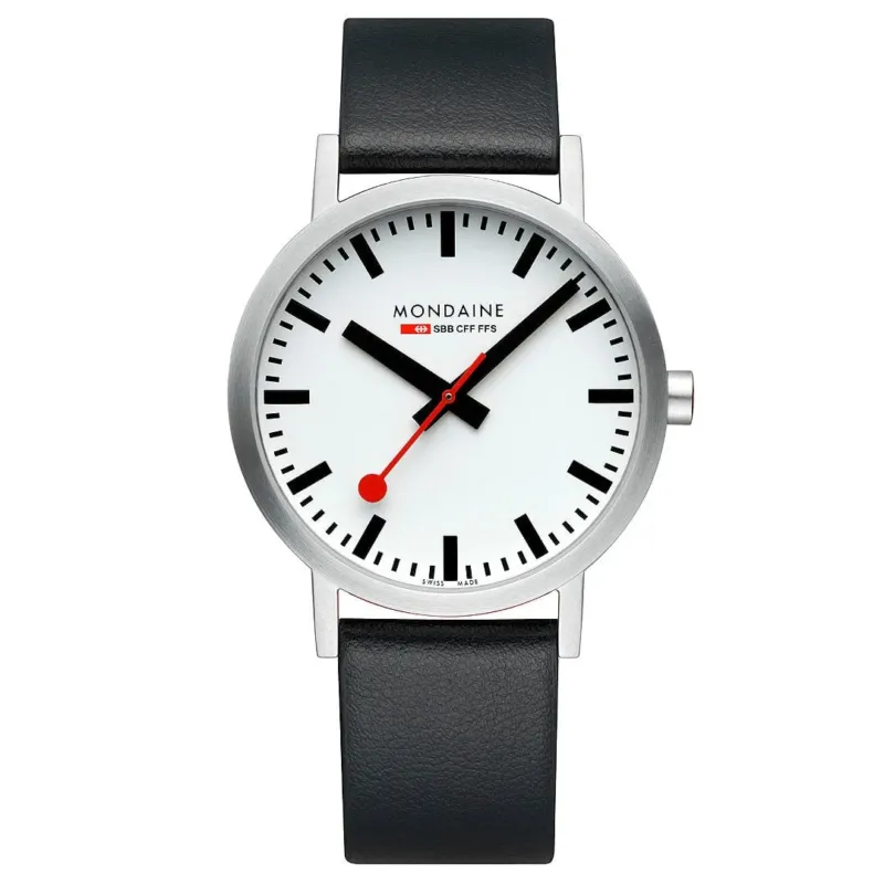 Herrenuhr mit silbernem Gehäuse, weißem Ziffernblatt und schwarzem Lederarmband