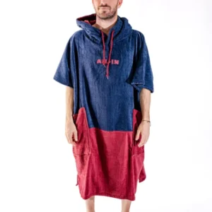 Poncho de surf ALL-IN Hossegor navy et rouge – vue de face – collection SS26