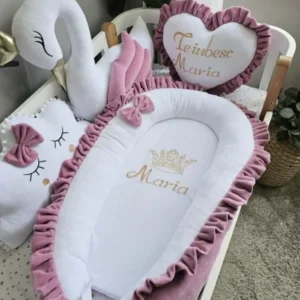 Personalized baby nest with embroidered name. KARI studio